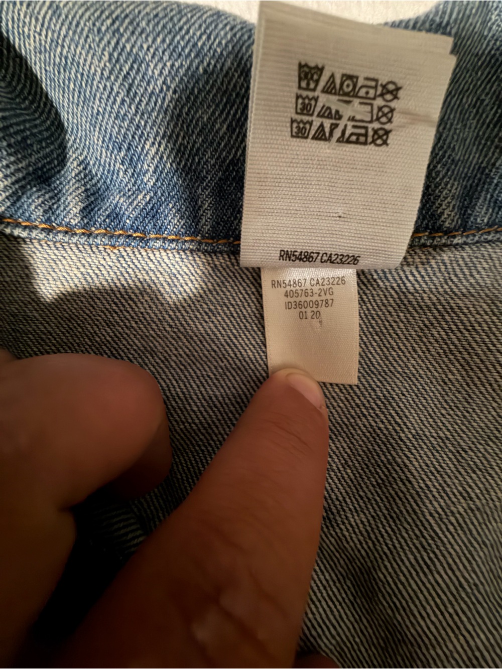 Victoria’s Secret PINK Cropped Raw Hem Women’s Denim Jacket- Size Medium - Picture 4 of 6